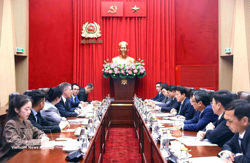 推动越南与美国经贸关系发展