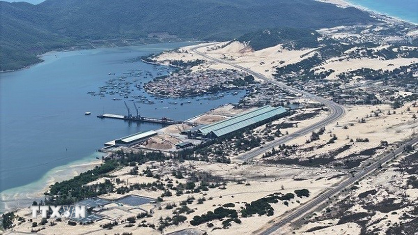 Khánh Hòa trao quyết định chấp thuận nhà đầu tư siêu dự án gần 70.000 tỷ đồng Khánh Hòa trao quyết định chấp thuận nhà đầu tư siêu dự án gần 70.000 tỷ đồng