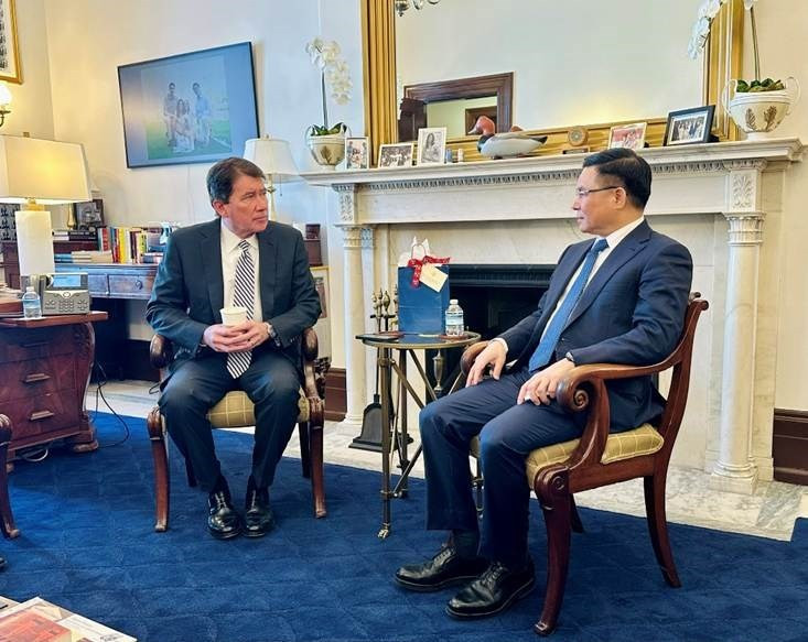 越南与美国推动经济贸易政策对话