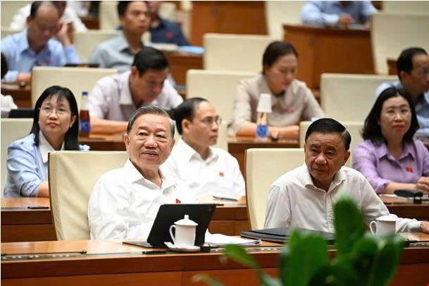 Quốc hội thông qua Nghị quyết lịch sử, cả nước còn 34 tỉnh, thành phố Quốc hội thông qua Nghị quyết lịch sử, cả nước còn 34 tỉnh, thành phố