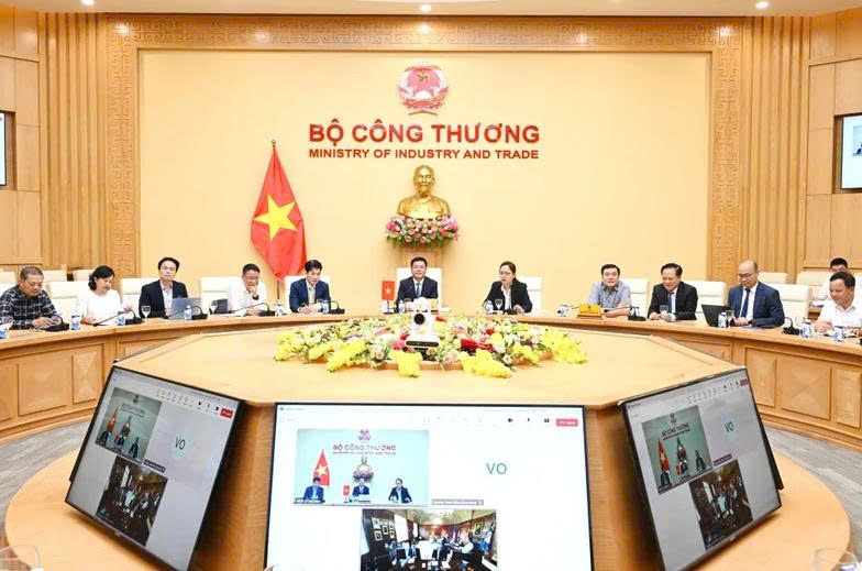 越南与美国双边对等贸易协议部长级谈判以线上形式举行 越南与美国双边对等贸易协议部长级谈判以线上形式举行